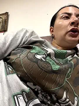 Abril Luv online show from 9, 9, 2025