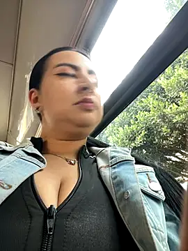 Abril Luv online show from 17, 9, 2025