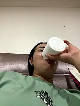 Abril Luv online show from 29, 10, 2025