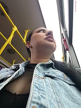 Abril Luv online show from 27, 3, 2026