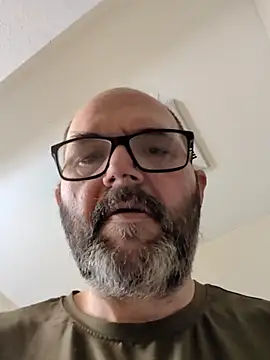 Snapshot of Louis504z chatting on 4, 2, 2026 Louis504z online show from 4, 2, 2026