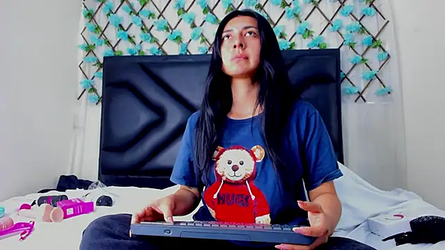 EmmaWilliamss online show from 7, 5, 2026
