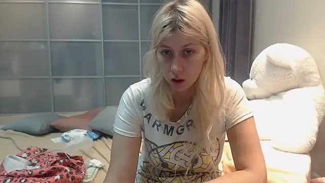 KyliePag online show from 25, 9, 2025