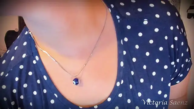 victoriaasaenz  online show from 25, 2, 2025