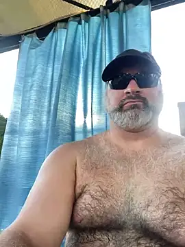 Snapshot of fat_cock_4_you chatting on 18, 9, 2025 fat cock 4 you online show from 18, 9, 2025