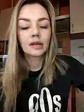 KrissSexi online show from 4, 3, 2025