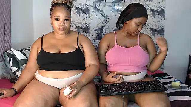 Snapshot of SexyAmeena2002 chatting on 19, 5, 2026 SexyAmeena2002 online show from 19, 5, 2026