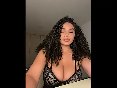 Snapshot of Mariecurl chatting on 25, 9, 2025 Mariecurl online show from 25, 9, 2025