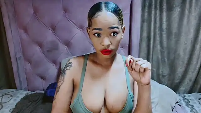Snapshot of AFRICANGODDESSXXX chatting on 21, 11, 2025 AFRICANGODDESSXXX online show from 21, 11, 2025