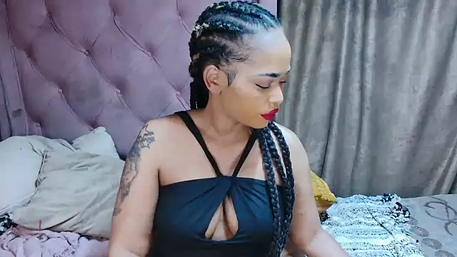 Snapshot of AFRICANGODDESSXXX chatting on 3, 12, 2025 AFRICANGODDESSXXX online show from 3, 12, 2025