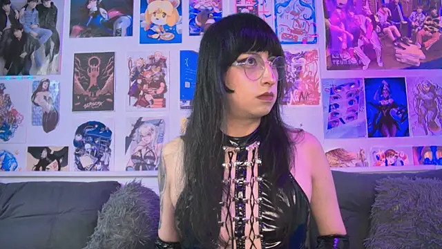 snowblack  online show from 11, 11, 2025