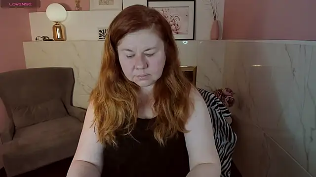 Snapshot of Mrs_Emilia chatting on 5, 12, 2024 Mrs Emilia online show from 5, 12, 2024