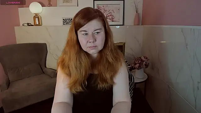 Snapshot of Mrs_Emilia chatting on 5, 12, 2024 Mrs Emilia online show from 5, 12, 2024