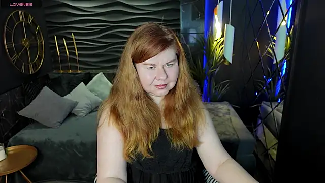 Snapshot of Mrs_Emilia chatting on 6, 12, 2024 Mrs Emilia online show from 6, 12, 2024