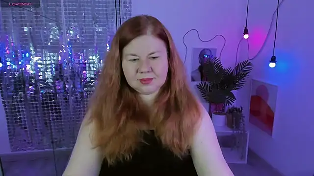 Snapshot of Mrs_Emilia chatting on 12, 12, 2024 Mrs Emilia online show from 12, 12, 2024