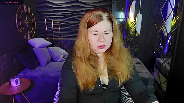 Snapshot of Mrs_Emilia chatting on 14, 12, 2024 Mrs Emilia online show from 14, 12, 2024