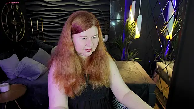 Snapshot of Mrs_Emilia chatting on 21, 12, 2024 Mrs Emilia online show from 21, 12, 2024