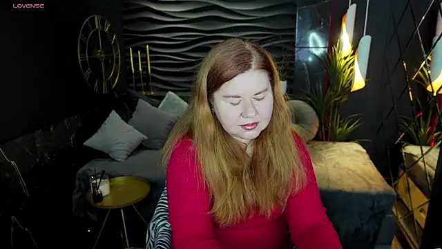 Snapshot of Mrs_Emilia chatting on 24, 12, 2024 Mrs Emilia online show from 24, 12, 2024