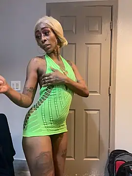 SlimBeenBadd1981 online show from 31, 12, 2024