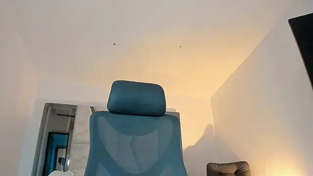 LunaBaker-1 online show from 28, 1, 2025