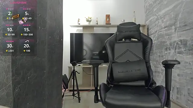 LunaBaker-1 online show from 9, 10, 2025