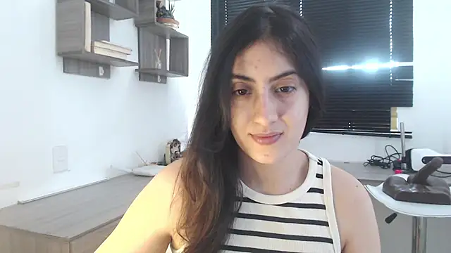 Snapshot of MIYESSI chatting on 24, 9, 2025 MIYESSI online show from 24, 9, 2025