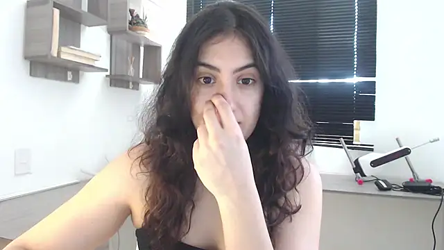 Snapshot of MIYESSI chatting on 2, 10, 2025 MIYESSI online show from 2, 10, 2025