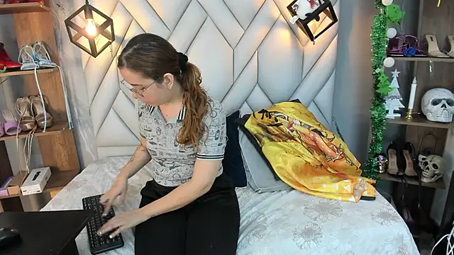 SakuraLee  online show from 4, 1, 2025
