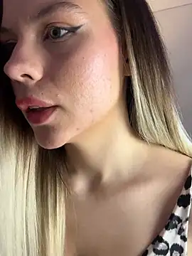 Snapshot of KittyKatyDream chatting on 13, 3, 2025 KittyKatyDream online show from 13, 3, 2025