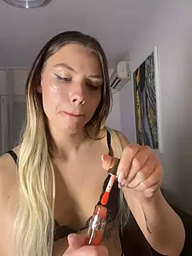 Snapshot of KittyKatyDream chatting on 19, 3, 2025 KittyKatyDream online show from 19, 3, 2025