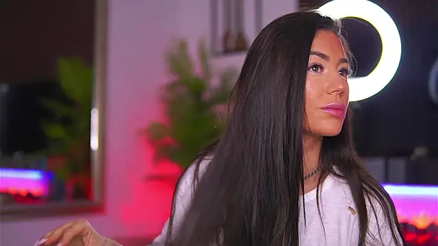 Abbela White online show from 18, 4, 2026