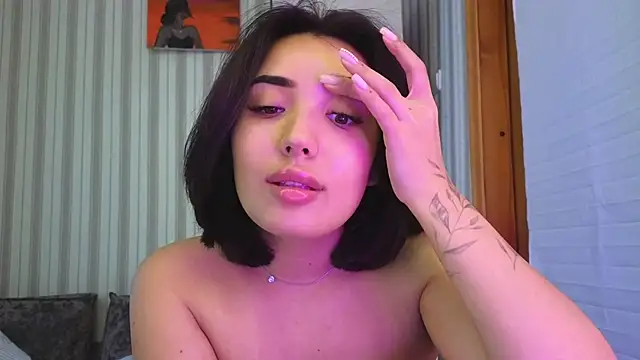 lily  foster online show from 18, 10, 2025