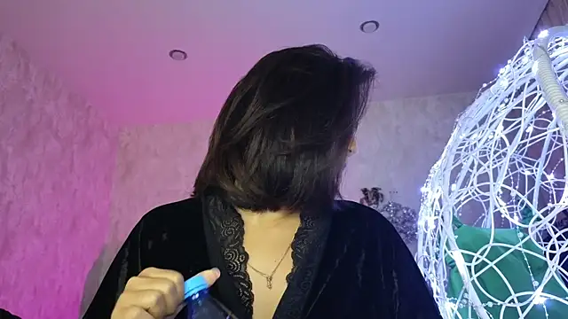 lily  foster online show from 19, 12, 2025