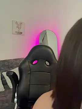 Megan lu2 online show from 17, 12, 2025