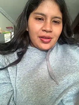 moncerrat luna online show from 7, 10, 2025