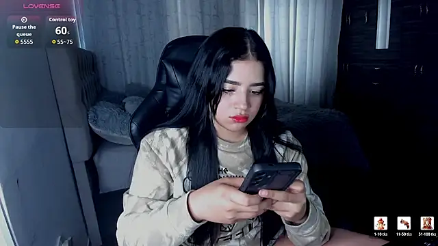 Snapshot of aliice_walker_ chatting on 13, 6, 2026 aliice walker online show from 13, 6, 2026
