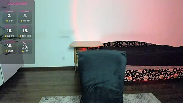 Snapshot of KitsuneRem chatting on 7, 2, 2026 KitsuneRem online show from 7, 2, 2026