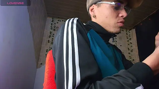 kisstarxxx online show from 23, 9, 2025