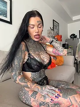 claudiacvc95 online show from 22, 6, 2026