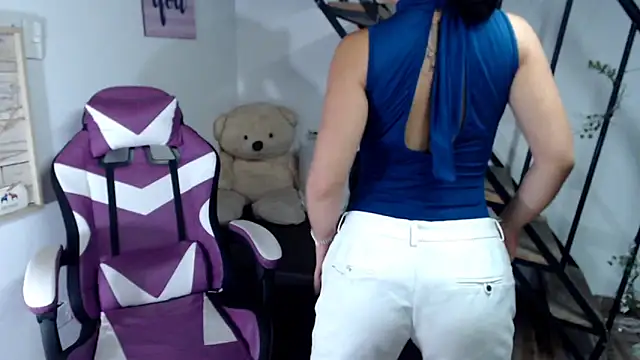 samantha baby  online show from 15, 11, 2025