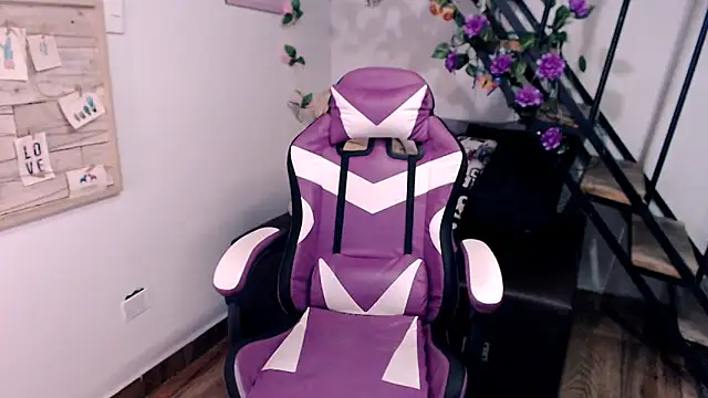 samantha baby  online show from 15, 4, 2026