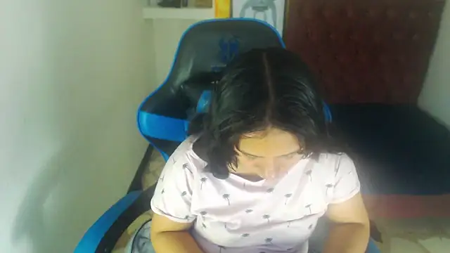Snapshot of Charis_21 chatting on 2, 10, 2025 Charis 21 online show from 2, 10, 2025
