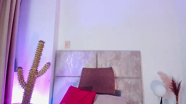 NoraDasilva online show from 21, 12, 2024