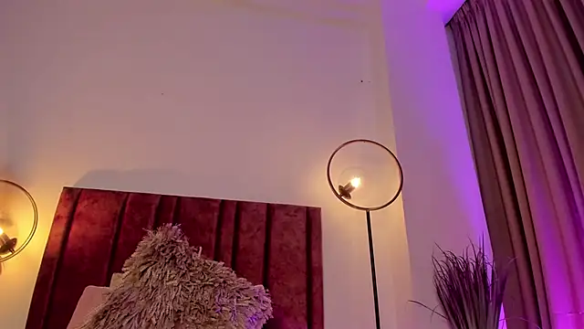 NoraDasilva online show from 14, 1, 2025