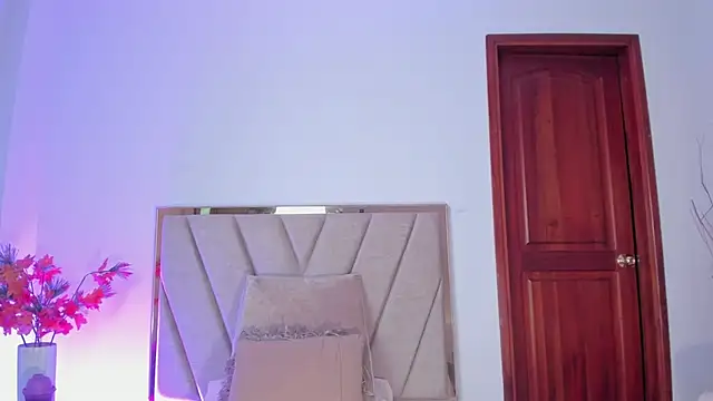 NoraDasilva online show from 1, 2, 2025