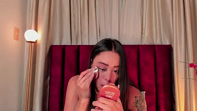 NoraDasilva online show from 20, 2, 2025