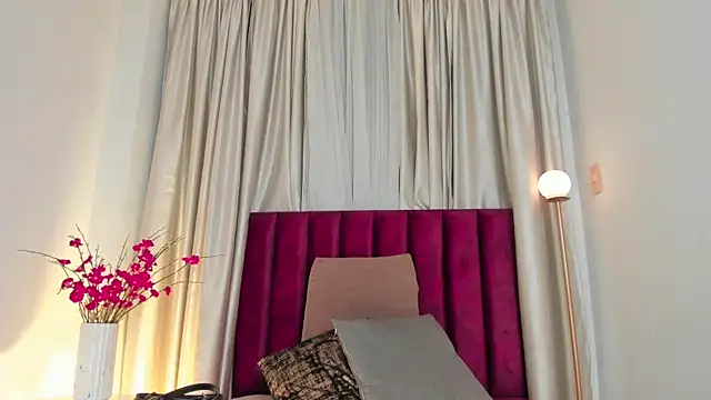 NoraDasilva online show from 7, 3, 2025