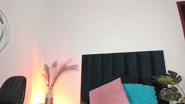 NoraDasilva online show from 17, 10, 2025