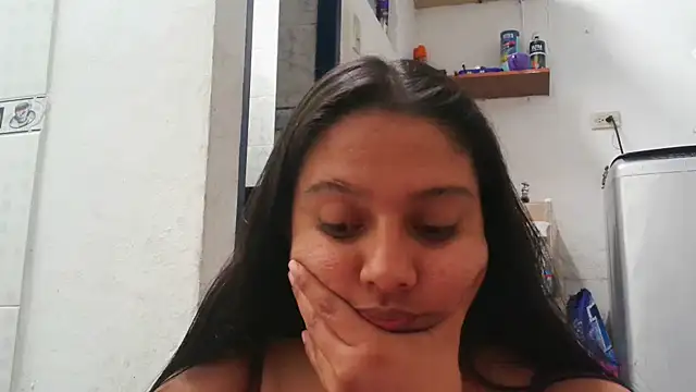 Snapshot of almaswan1 chatting on 17, 12, 2024 almaswan1 online show from 17, 12, 2024