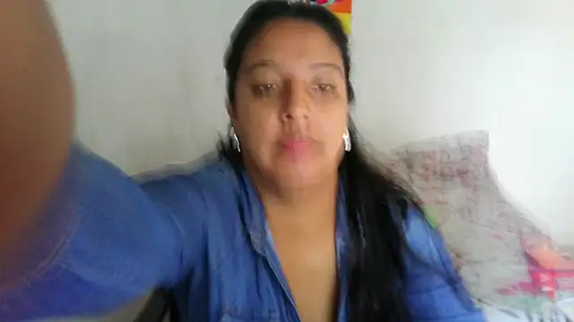 Snapshot of almaswan1 chatting on 6, 2, 2025 almaswan1 online show from 6, 2, 2025